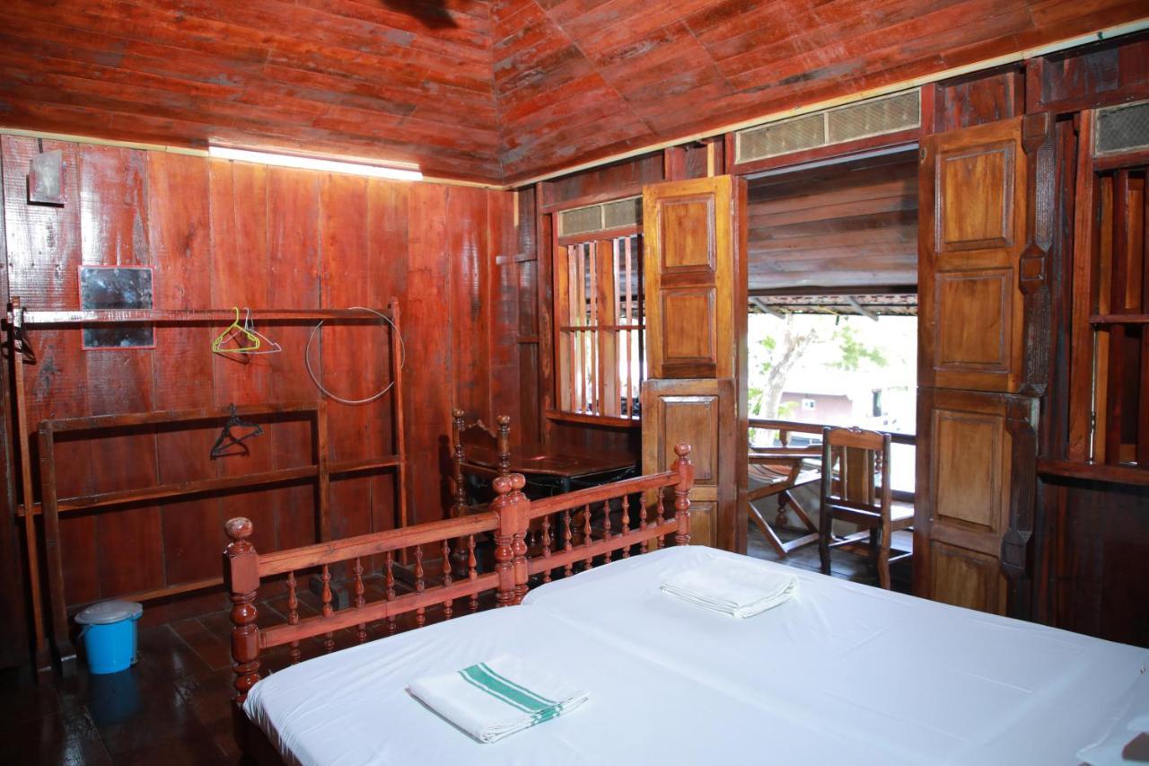Malayalam Lake Resort Alappuzha Экстерьер фото