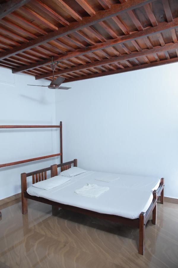 Malayalam Lake Resort Alappuzha Экстерьер фото
