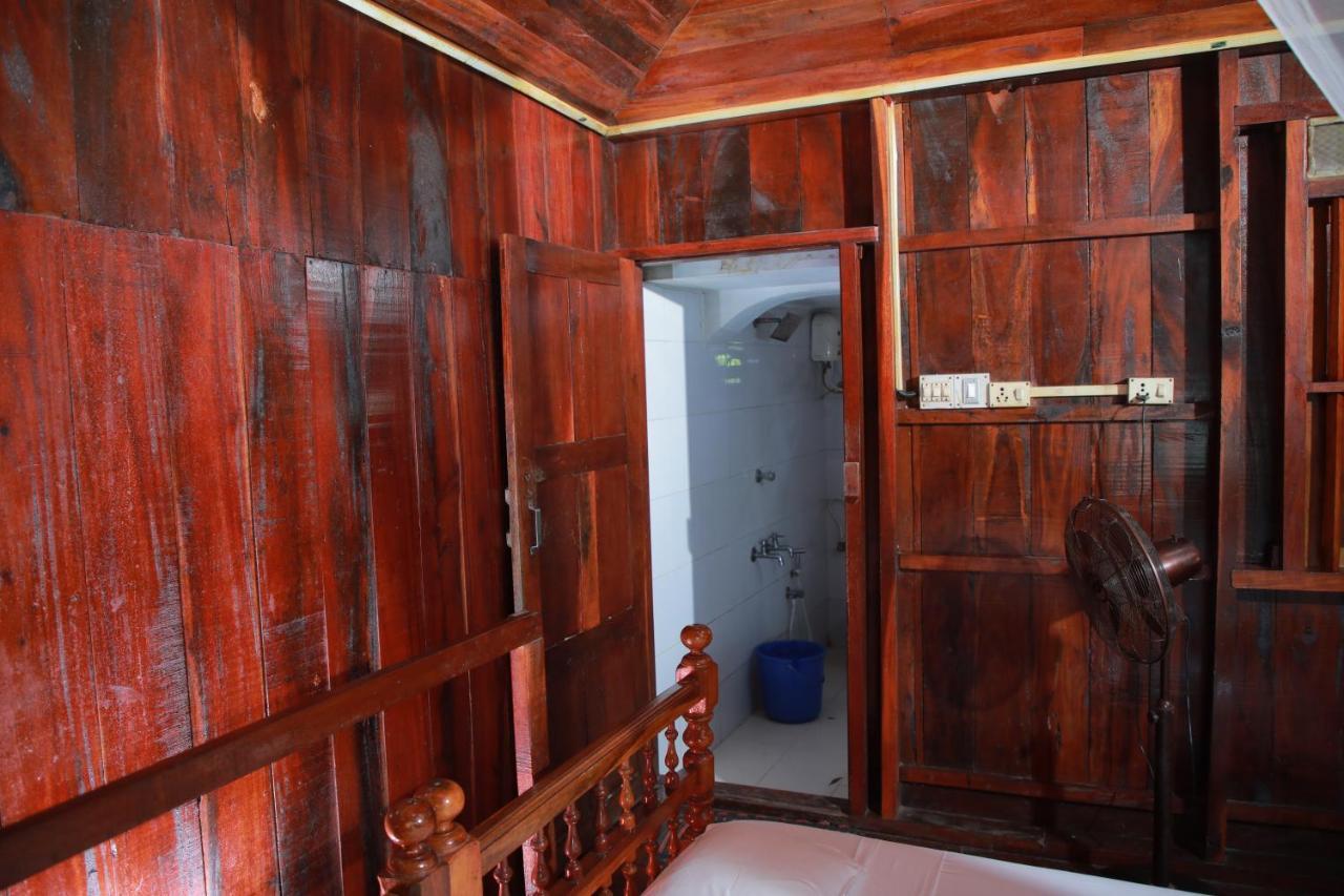 Malayalam Lake Resort Alappuzha Экстерьер фото
