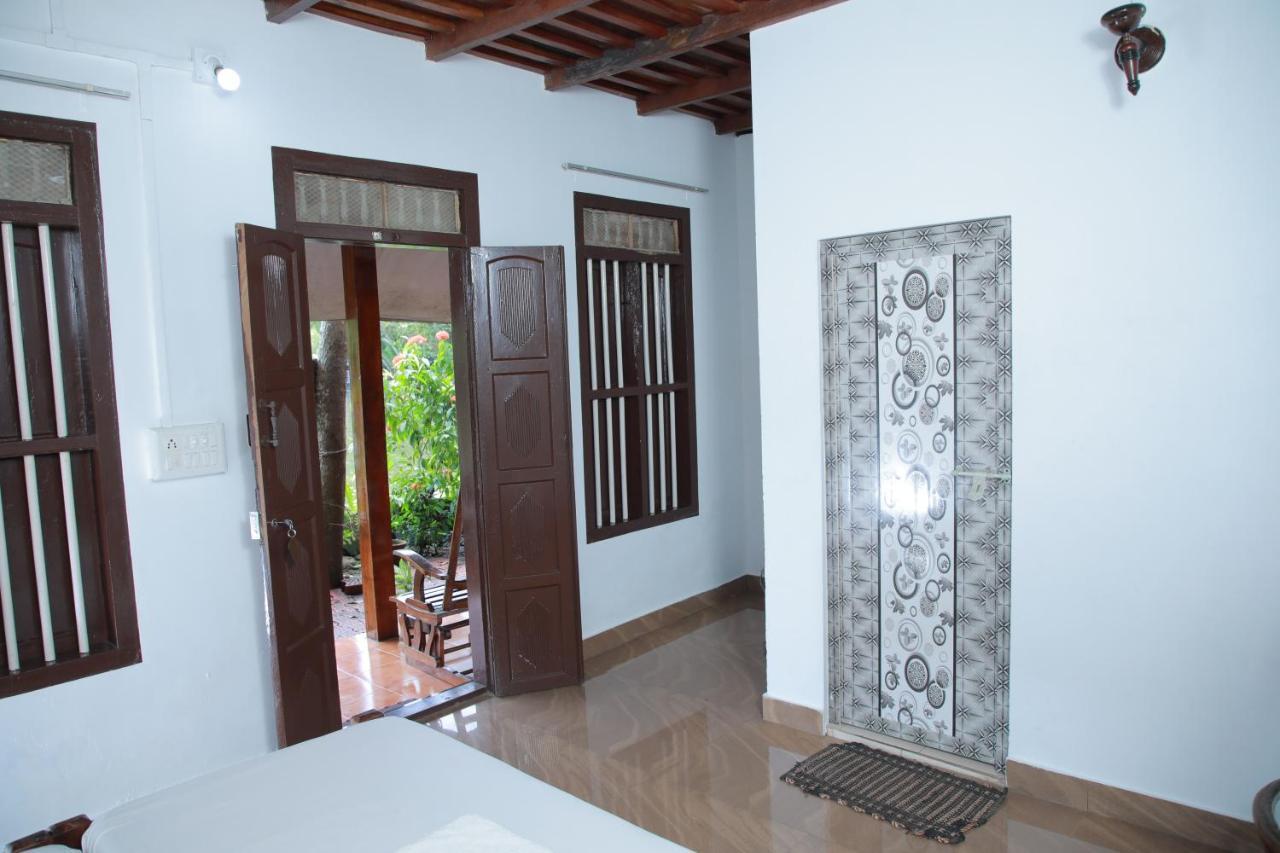Malayalam Lake Resort Alappuzha Экстерьер фото