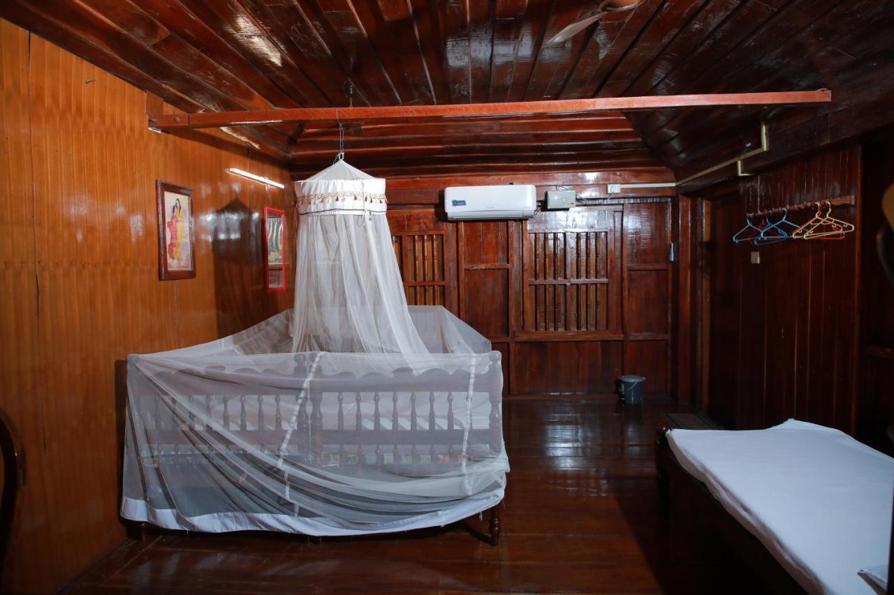 Malayalam Lake Resort Alappuzha Экстерьер фото