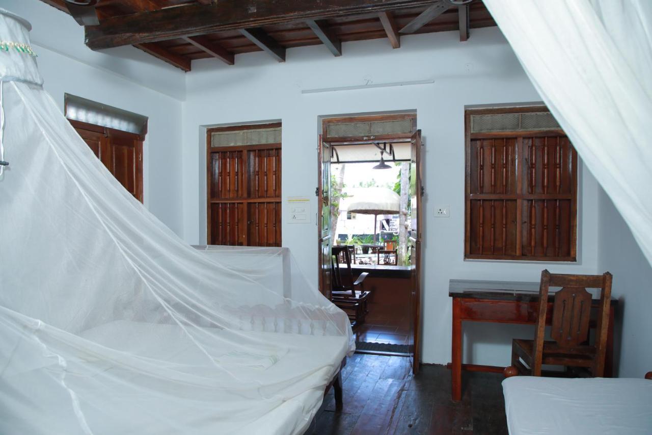 Malayalam Lake Resort Alappuzha Экстерьер фото