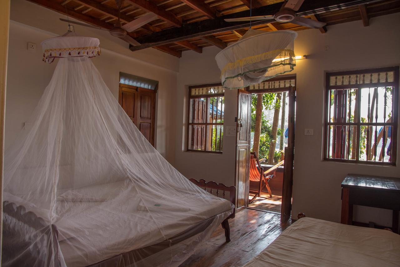 Malayalam Lake Resort Alappuzha Экстерьер фото