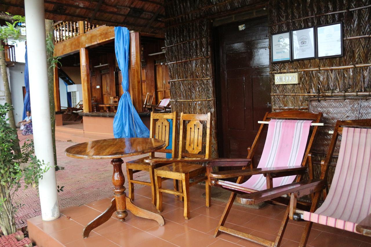 Malayalam Lake Resort Alappuzha Экстерьер фото